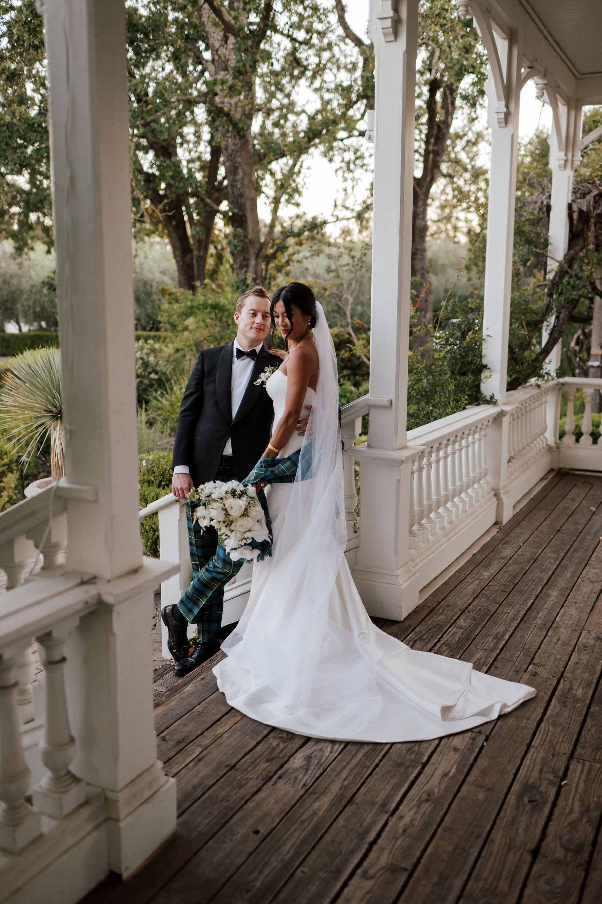 married couple in the balcony of the generals daughter place